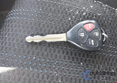 2011 Toyota Corolla S z USA, uszkodzony, nr VIN 2T1BU4EE2BC596701